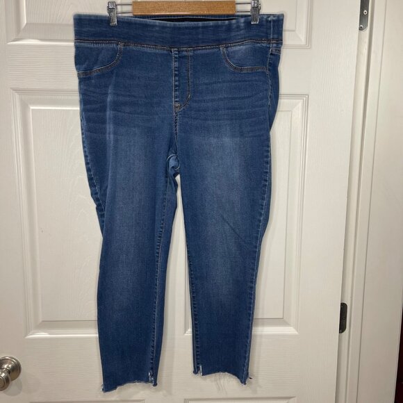 Old Navy Rockstar Mid Rise Jeans Women's Plus Size 16 Elastic Waist CUT HEMS - Picture 2 of 10